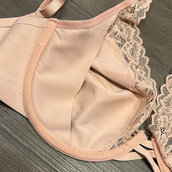 Soma Unlined Lace Trim Plunge Bra - Picture 10 of 13